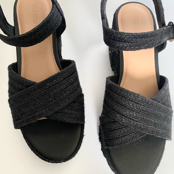 Old Navy Espadrille Cross Strap Platform Sandals - Picture 4 of 9